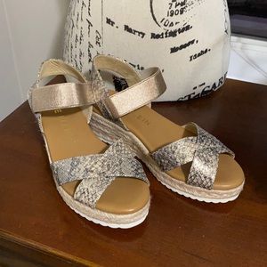 Anne Klein I flex cabro size 8.5